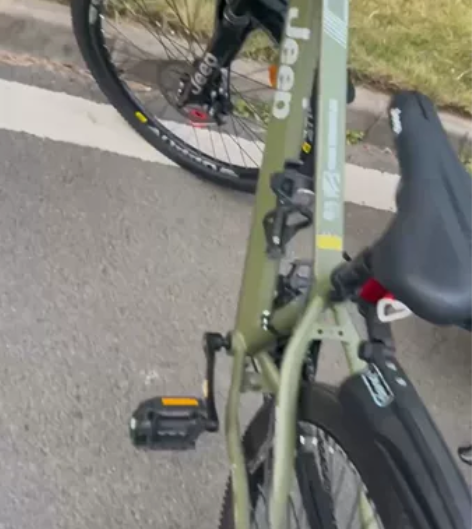jeep自行车99新，买回来骑了两次。因上...