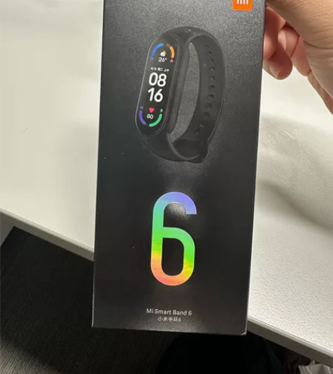 全新未拆封 小米手环6 之前购买的新春礼物...