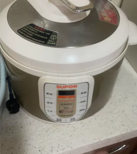 苏泊尔电饭煲，自用。 感兴趣的话点“我想要...