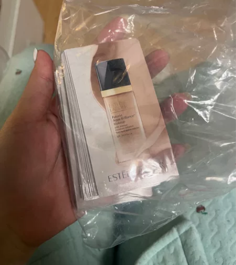 雅诗兰黛沁心养肤粉底液61号1c0 白皙肤...