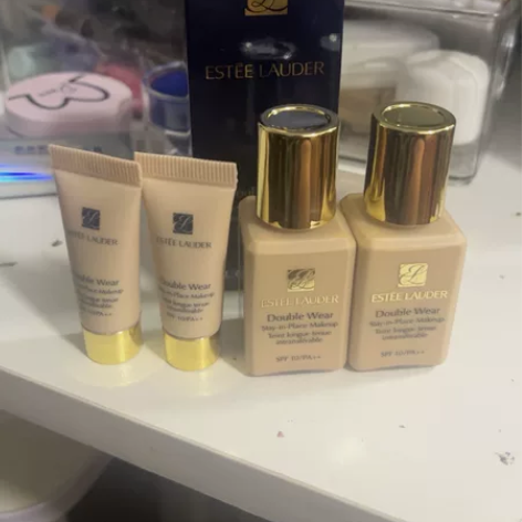 雅诗兰黛Dw粉底液  1W1色号 两小瓶各...