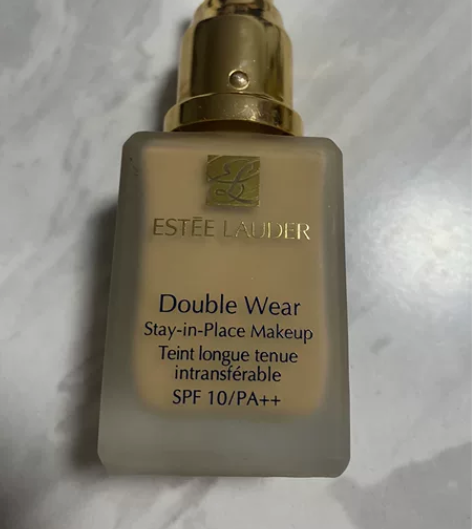 雅诗兰黛粉底液，色号1W1，颜色不适合我，...