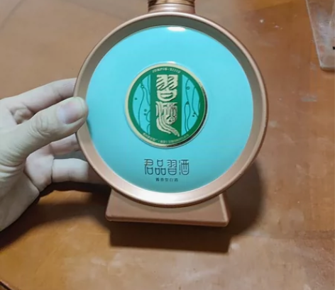 酒柜摆件，几乎全新 感兴趣的话点“我想要”...