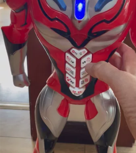 大型奥特曼，发光发亮、语音，音乐，可玩耍学...