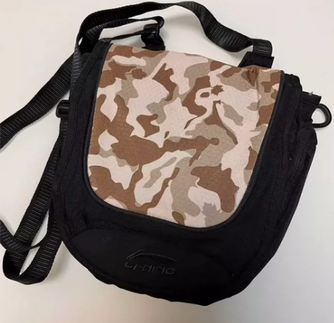 可包邮李宁斜挎包男单肩运动包，运动健身休闲...