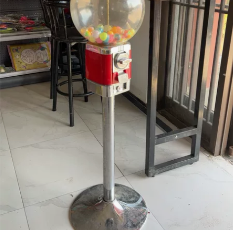 撤店了，处理扭蛋机一台，带锁带抽屉带钥匙！...