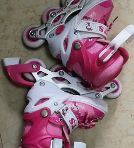 溜冰鞋女童轮滑鞋旱冰可调大小 s号不退不换...