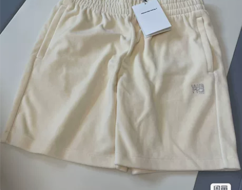 Alexander wang乳白色丝绒短裤...