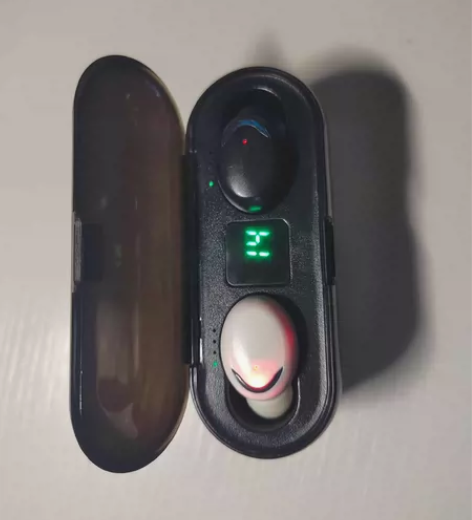 夏新F9 蓝牙耳机 黑白配，可正常使用，有...