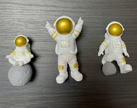宇航员车载摆件小太空人模型可爱现代家居客厅...