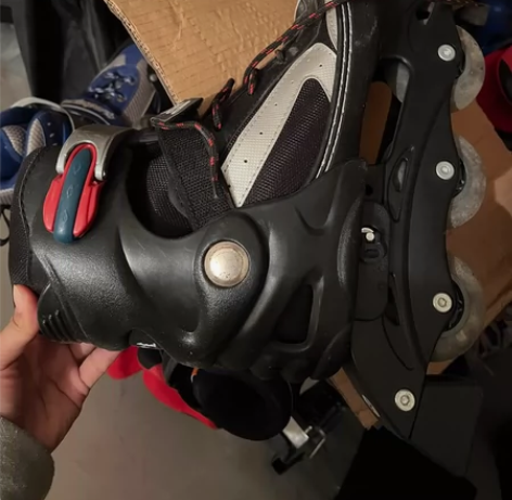 单排旱冰鞋样品处理，轮子有些磨损，中码和大...