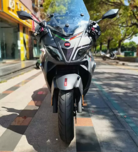 21年阿普利亚SR Max 250GT，带...