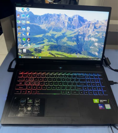 雷神911笔记本  16.6寸屏幕。144...