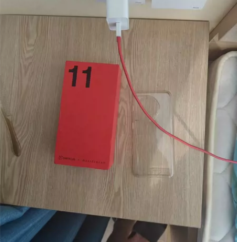 一加11黑色，整机无划痕，自定义九九新，有...