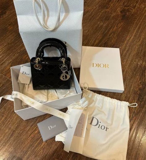 ?迪奥Dior戴妃三格黑金，自用，背了几次...