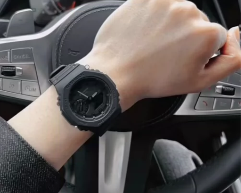 闺蜜送的卡西欧农家橡树2100黑武士，盒子...