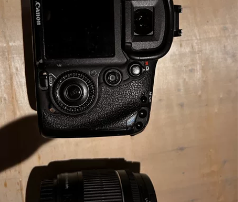 出一台自用相机 佳能7d 带一个18 55...