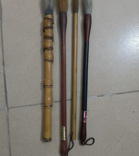 老毛笔，共4支，低价200元，羊毫一支，兼...