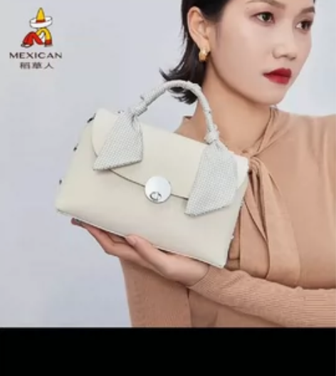 全新  稻草人牛皮时尚百搭手提 斜挎字母包...