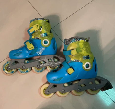 迪卡侬实体店购入儿童轮滑鞋oxelo 28...