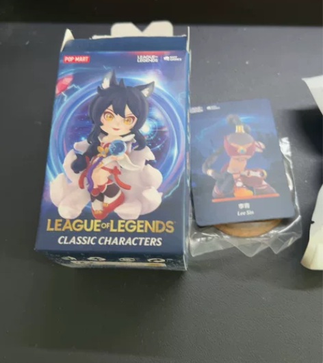 英雄联盟泡泡玛特联名盲僧和ez手办，包装没...