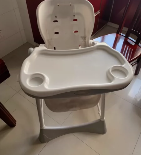 BeiE贝易餐椅，小孩用了1年多，拿回去用...