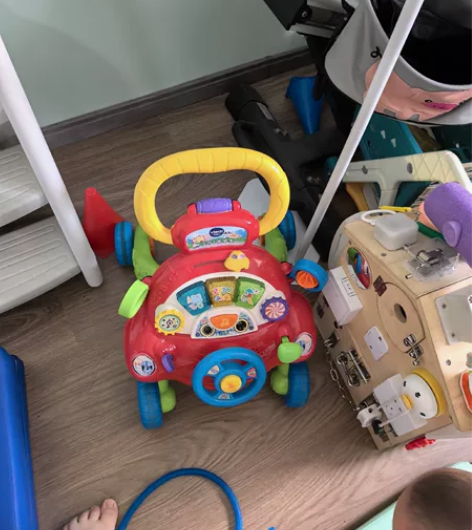 伟易达学步车，孩子会走了，用不上了。 8成...