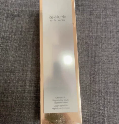 ?雅诗兰黛白金花菁萃紧颜精华水 全新未开封...