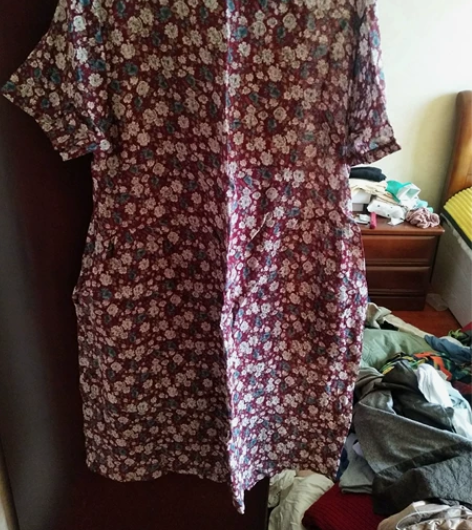 亚麻连衣裙，贼凉快，不贴身，本人油菜花拍照...