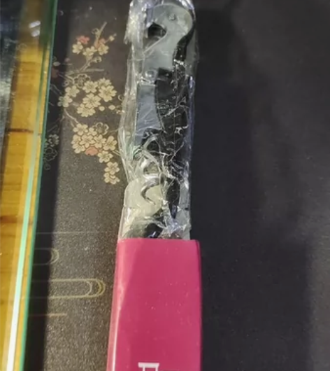 多功能开瓶器 感兴趣的话点“我想要”和我私...