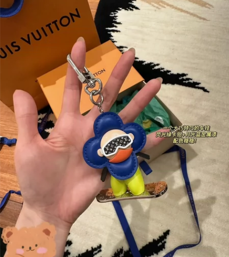 滑板滑雪太阳花公仔钥匙扣 挂件挂饰 Viv...