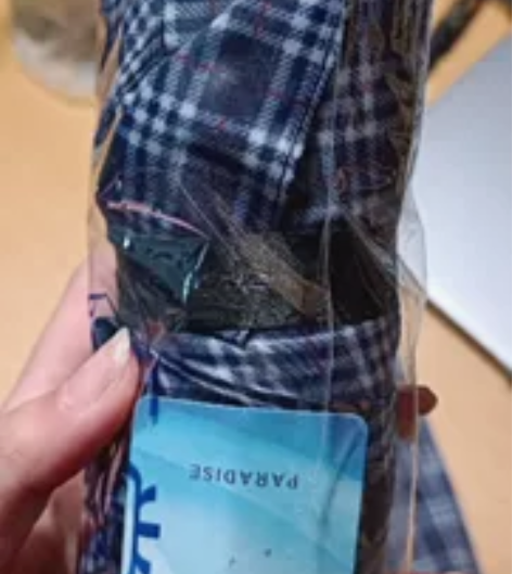 学校买的天堂伞 刚买完雨就停了 自己还有两...