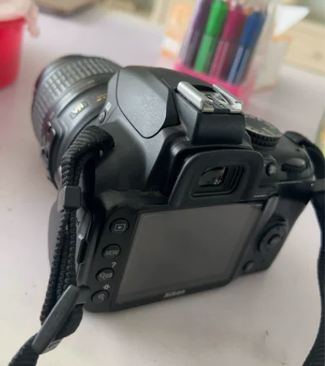 无瑕疵，无维修，无换件，几乎全新，放心购买...