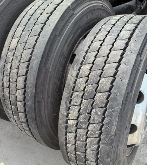 275 70R22.5，八九成新，品牌:固...