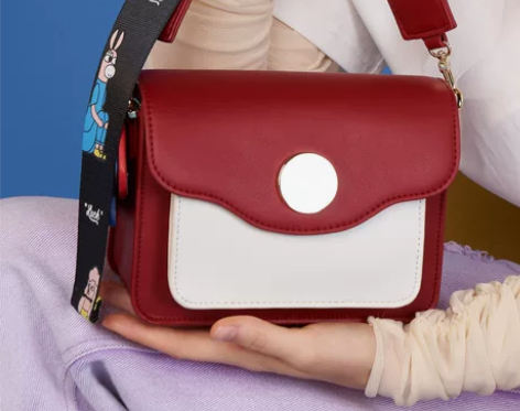 包包闲置，100%新，一次没背过！！ 感兴...