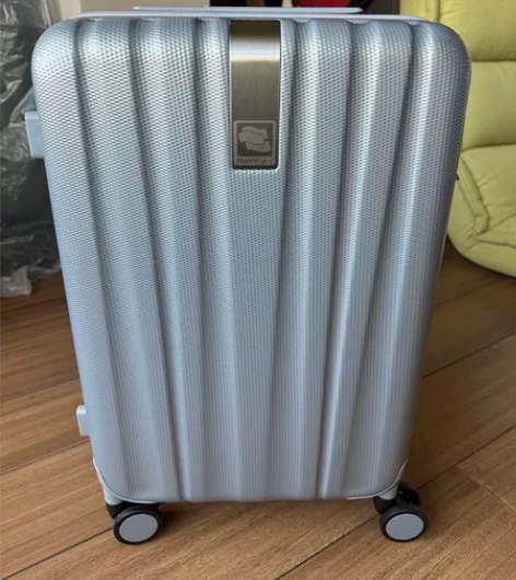 全新未使用过的汉客29寸环保灰行李箱 没有...