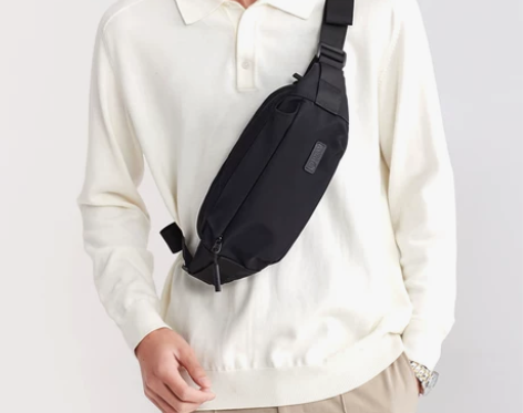 男士胸包磁吸扣斜挎单肩小背包男款休闲胸前包...