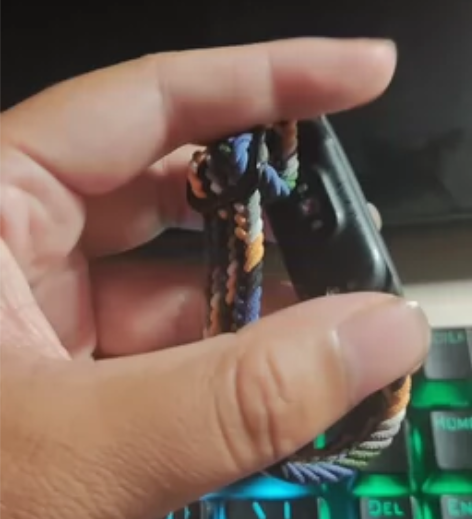 小米手环5 成色伊拉克 后配的表带有充电器...