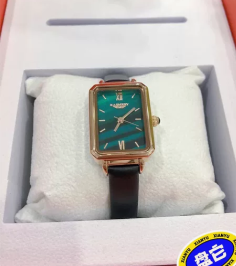 【博主出闲置】意卡伊复古小绿表石英机芯有包...