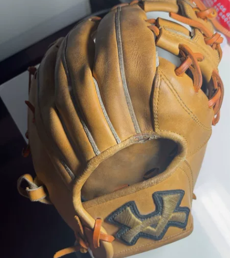 高端小牛皮国产棒球手套定制手套 用了半年多...