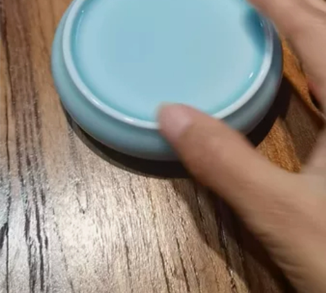 湖田影青素雅款盖置 积釉粘底板了 微瑕,能...