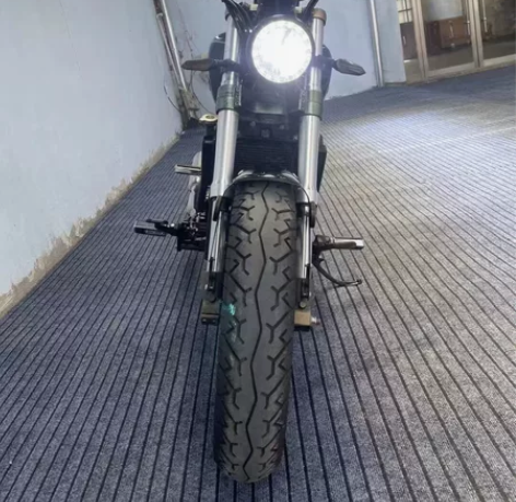 在哈雷这个经典的摩托车品牌中，一款独特的车...