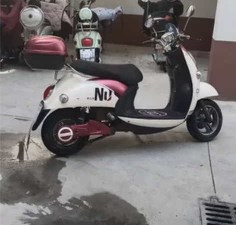 自用新大洲本田电动车，新旧如图，成色不错，...