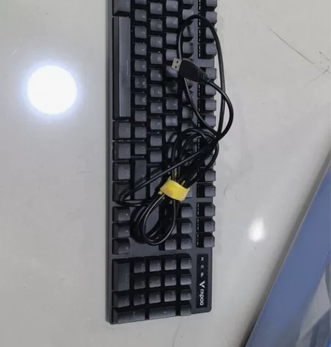 雷柏机械键盘 20块，不包邮明显使用痕迹R...