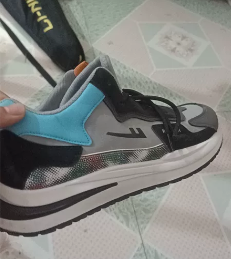 国民品牌回力 冬秋季穿着合适 一月份时只穿...