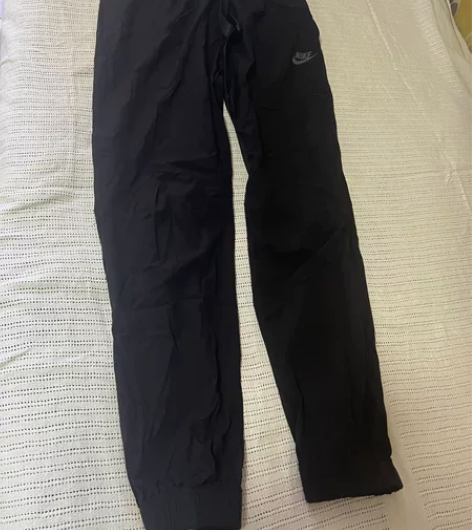 Nike黑冰丝运动长裤，2XL带标签全新 ...