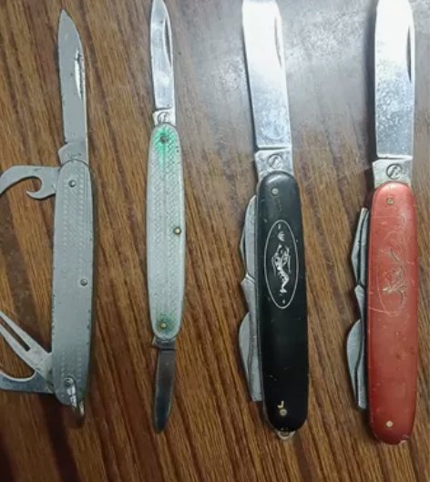 四个小刀 感兴趣的话点“我想要”和我私聊吧～