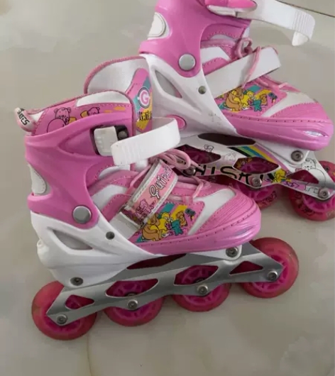 旱冰鞋 35-38 实体店购入穿了两次，农...