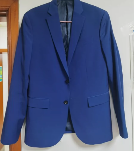 芒果男士休闲西装外套 当时入手九百块钱 穿...