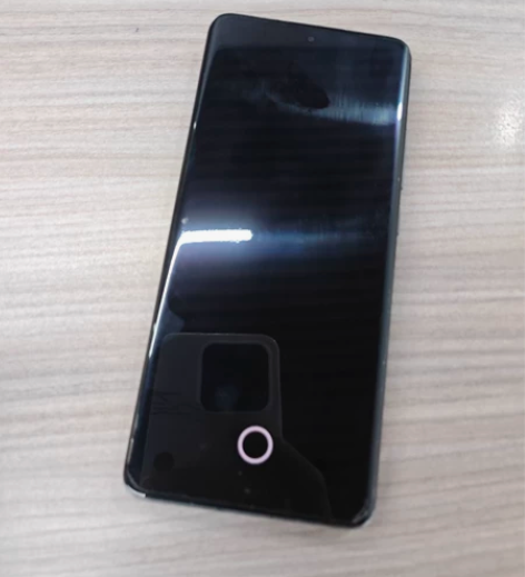 小米12自己用的 没有什么问题 屏幕有点烧...